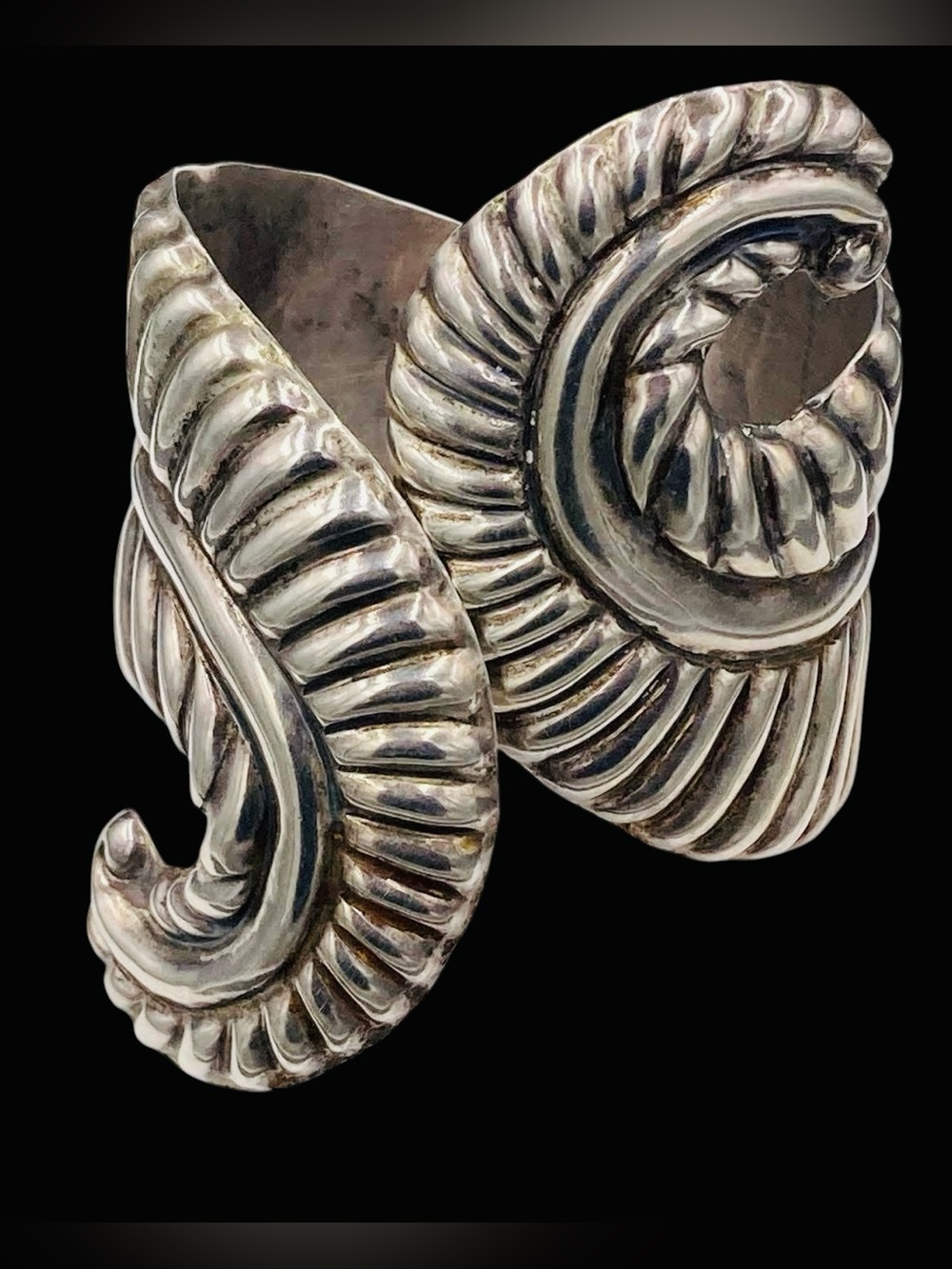 Vintage 1940’s Taxco Mexico Sterling Hinged Feather Bypass Bracelet
